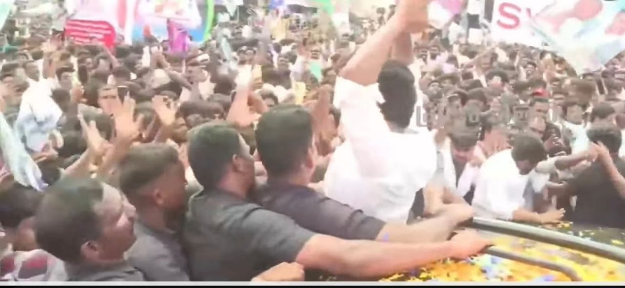 కర్నూలులో వైఎస్ జగన్ పర్యటన: ఎమ్మెల్యే విరూపాక్షిని పరామర్శించనున్న మాజీ ముఖ్యమంత్రి