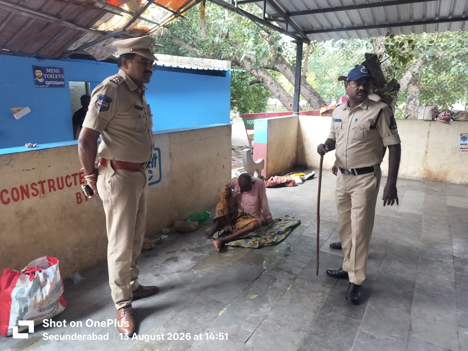 మానవత్వం చాటుకున్న చిలకలగూడ పోలీసులు
