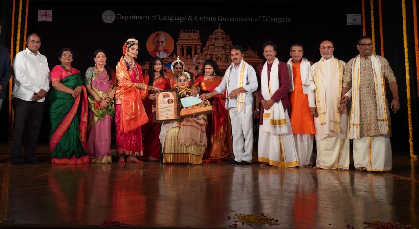 సాంస్కృతిక వైభవాన్ని భవిష్యత్ తరాలకు అందించాలి