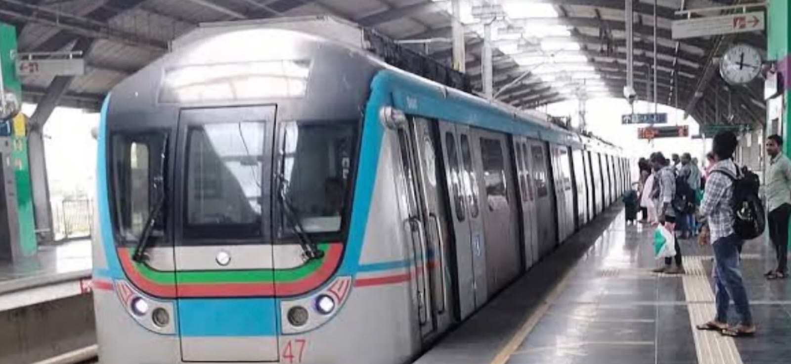 పాతబస్తీ నుంచి విమానాశ్రయానికి మెట్రో రైలు