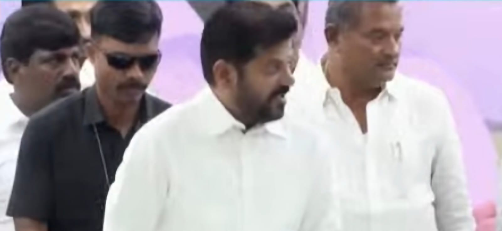 అమెరికా పర్యావరణ అనుమతులపై తెలంగాణ సీఎం విమర్శలు.. ప్రధాని మోదీపై ప్రశ్నల వర్షం