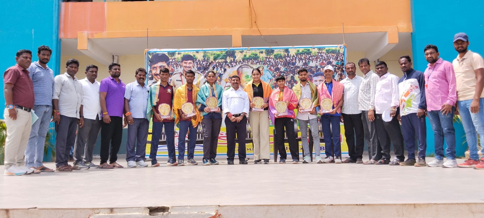 క్రీడాకారులకు ఘన సన్మానం