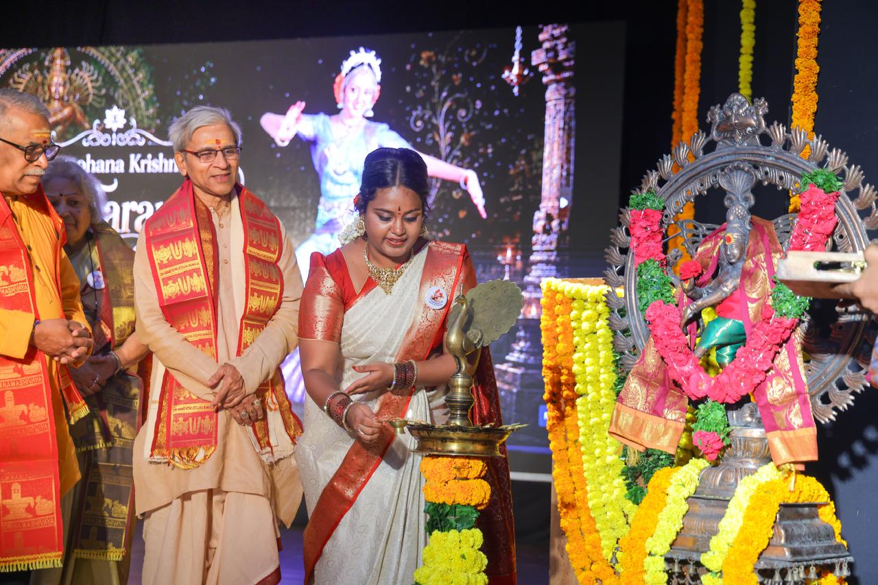 ఆకట్టుకున్న సమ్మోహన కృష్ణ కూచిపూడి రంగప్రవేశం