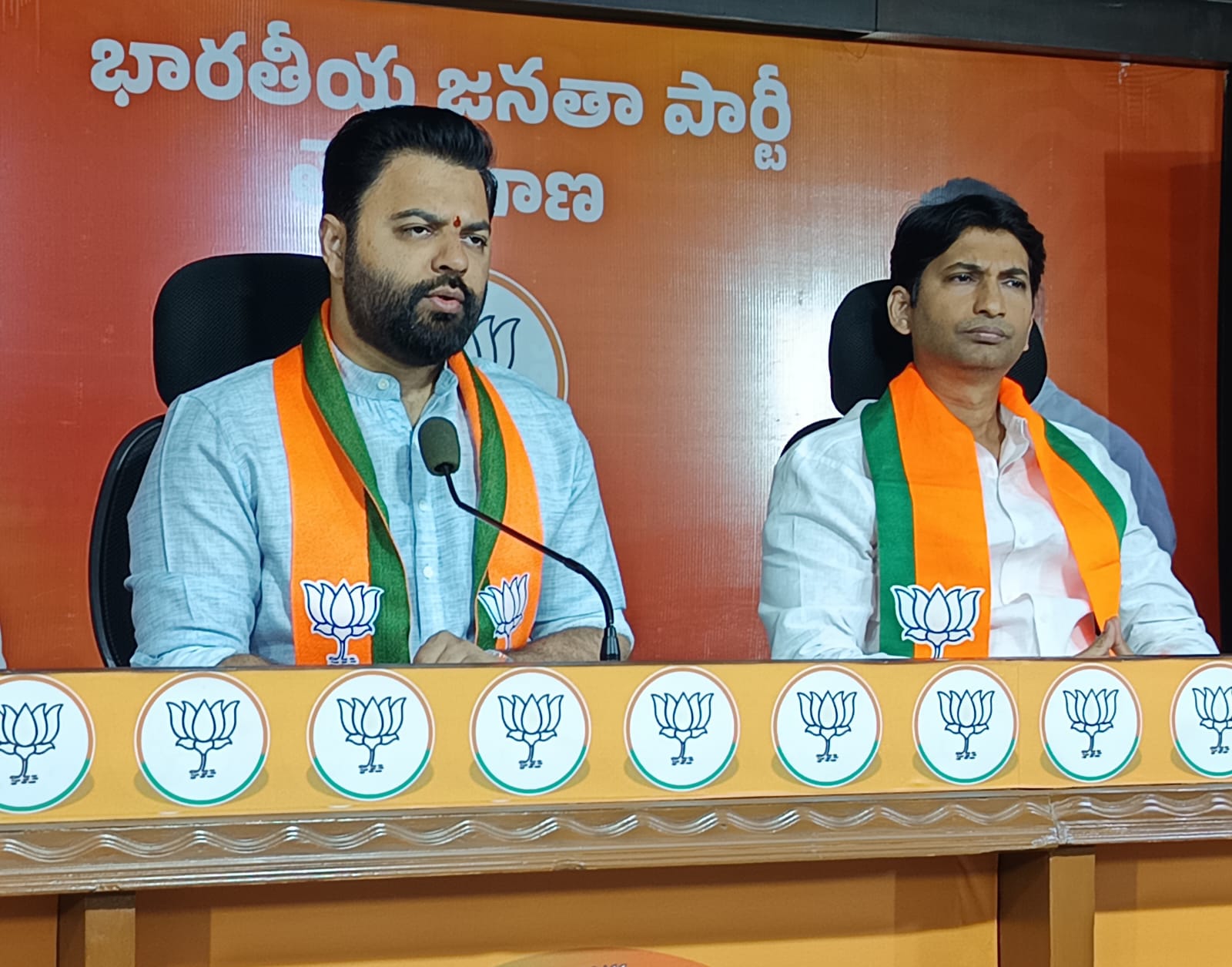 తుక్కుగూడలో నర్సుపై అత్యాచారం, హత్య ఘటనపై ప్రభుత్వం, పోలీసుల తీరు దుర్మార్గం: బీజేపీ రాష్ట్ర ప్రధాన కార్యదర్శి వీరేందర్ గౌడ్ తీవ్ర ఆగ్రహం