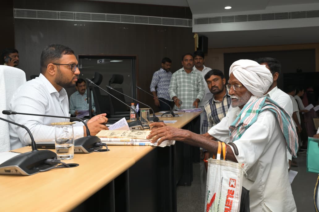 ప్రజావాణి దరఖాస్తులను సత్వరమే పరిష్కరించాలి: