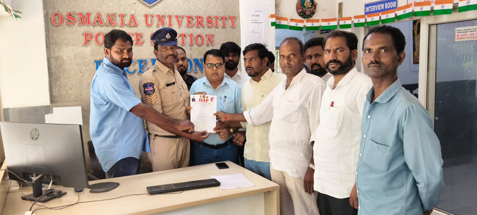 హమారా ప్రసాద్పై ఓయూ పీఎస్ లో ఫిర్యాదు చేసిన ప్రొఫెసర్ గాలి వినోద్ కుమార్
