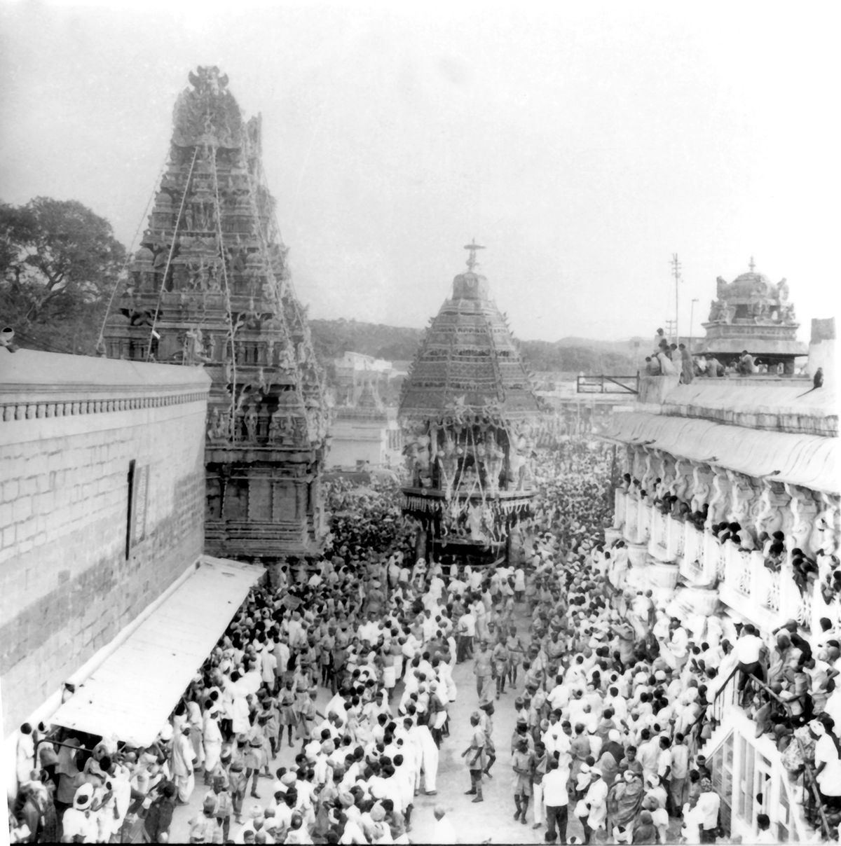 శాసనాల్లో శ్రీవారి బ్రహ్మోత్సవ చరిత్ర వెయ్యేళ్లకు పైగా కొనసాగుతున్న ఉత్సవ వైభవం...