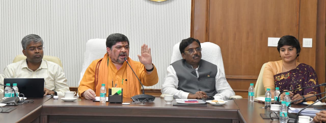 ఆటో కార్మికుల సమస్యల పరిష్కారానికి ప్రభుత్వం చిత్తశుద్ధితో పనిచేస్తోంది