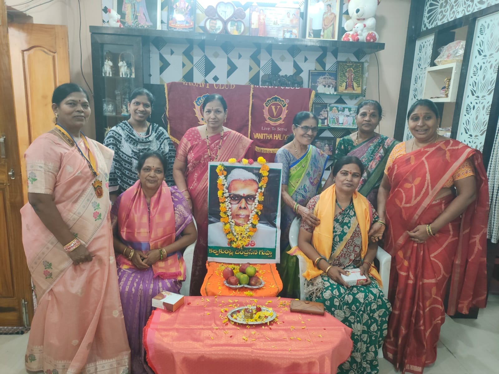 వాసవి వారోత్సవాల్లో శోభ, అనితకు ఘన సన్మానం