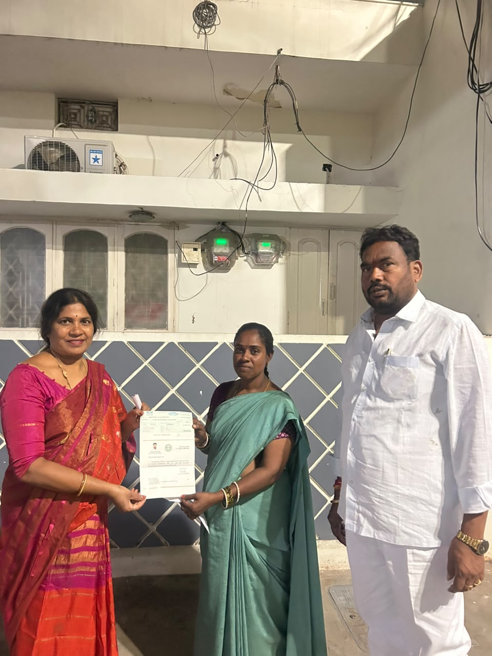 సీఎం రిలీఫ్ ఫండ్ చెక్కు పంపిణీ