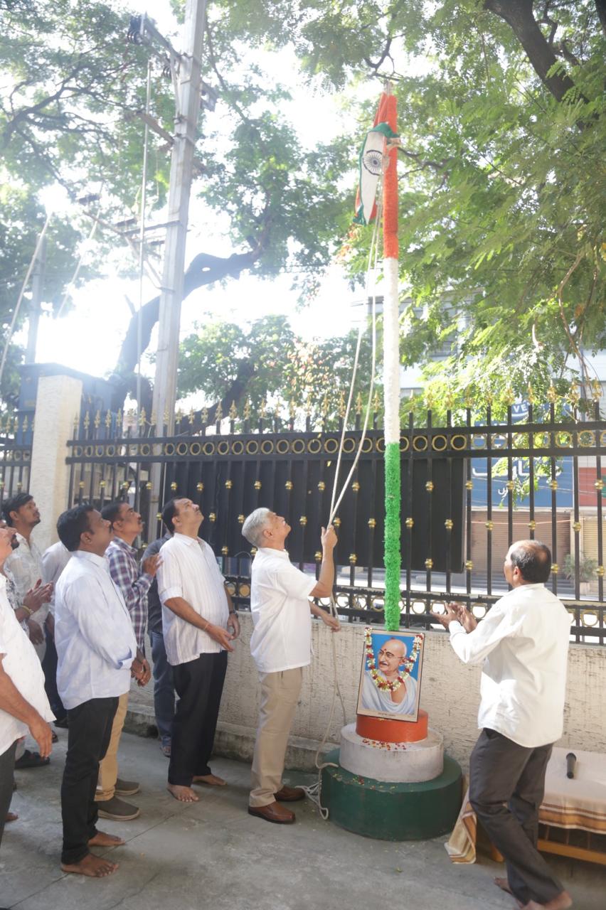 రాష్ట్ర ప్రభుత్వం సంక్షేమ పథకాలను అమలు చేస్తోంది