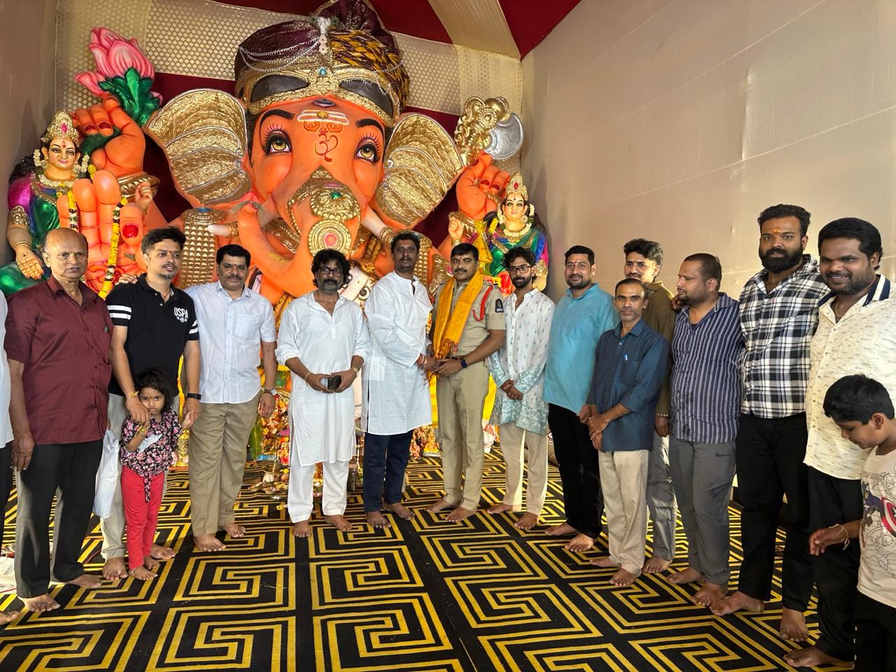 కలిసిమెలిసి పండుగ జరుపుకోవాలి-చిలకలగూడ ఇన్స్పెక్టర్ రామకృష్ణ