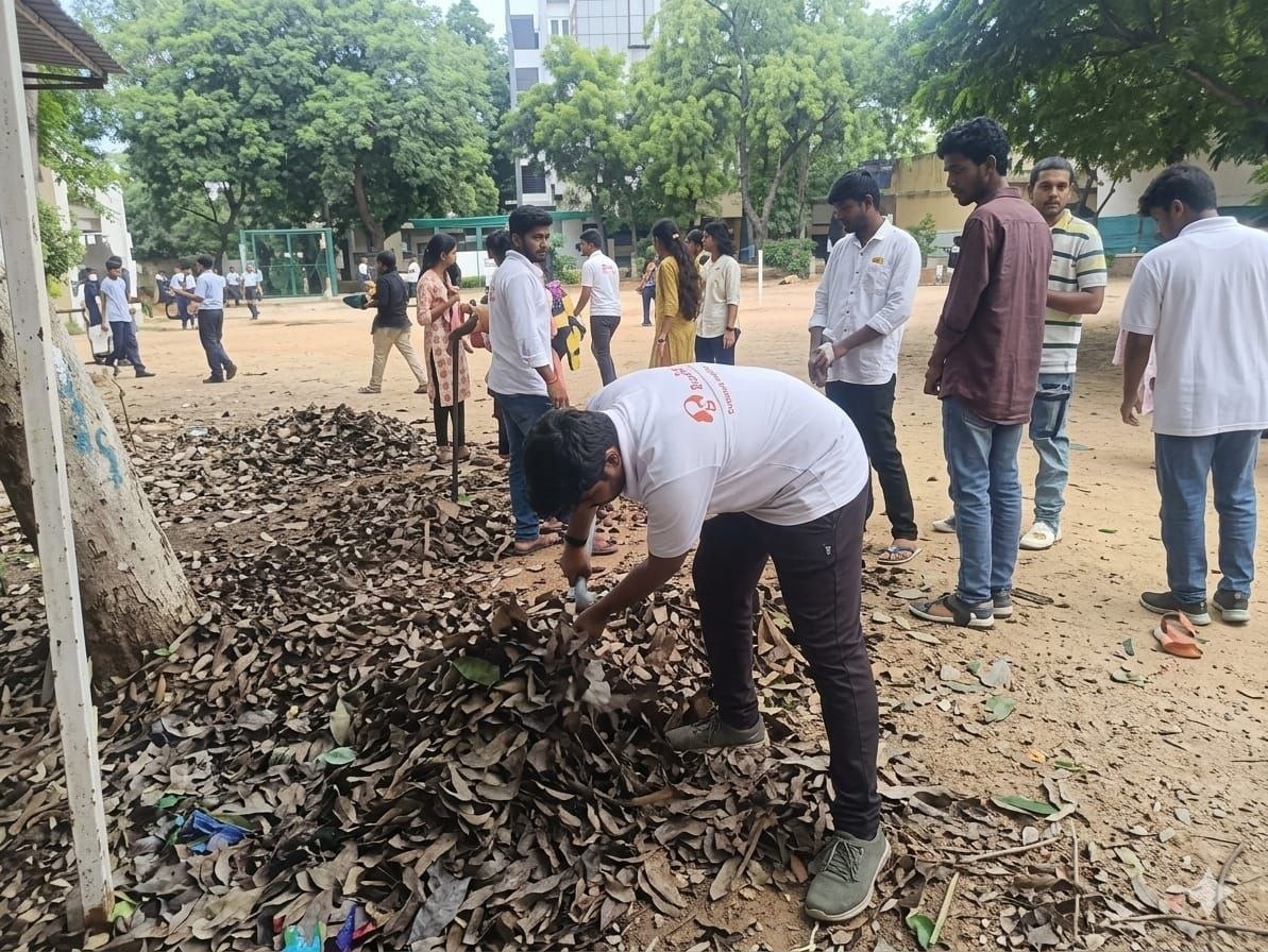 సర్దార్ పటేల్ కళాశాలలో ఎన్సీసీ, ఎన్ఎస్ఎస్ శ్రమదానం