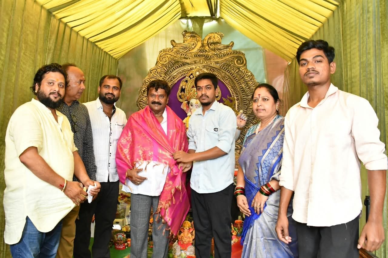 ద్విచక్ర వాహనంపై సుడిగాలి పర్యటన చేసిన ఎమ్మెల్యే తలసాని శ్రీనివాస్ యాదవ్