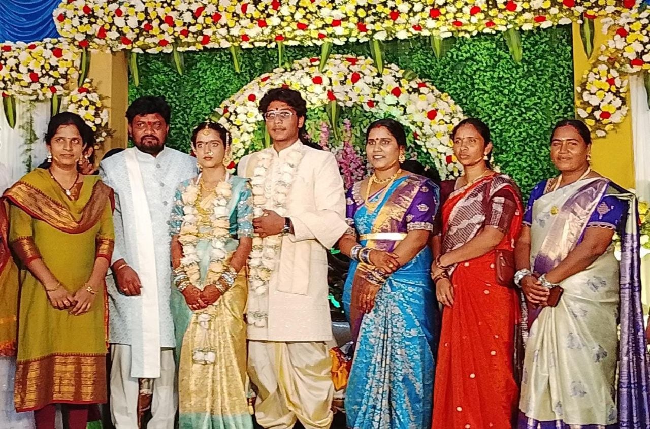 Pinnamshetti family's silk clothing ceremony held in a grand manner