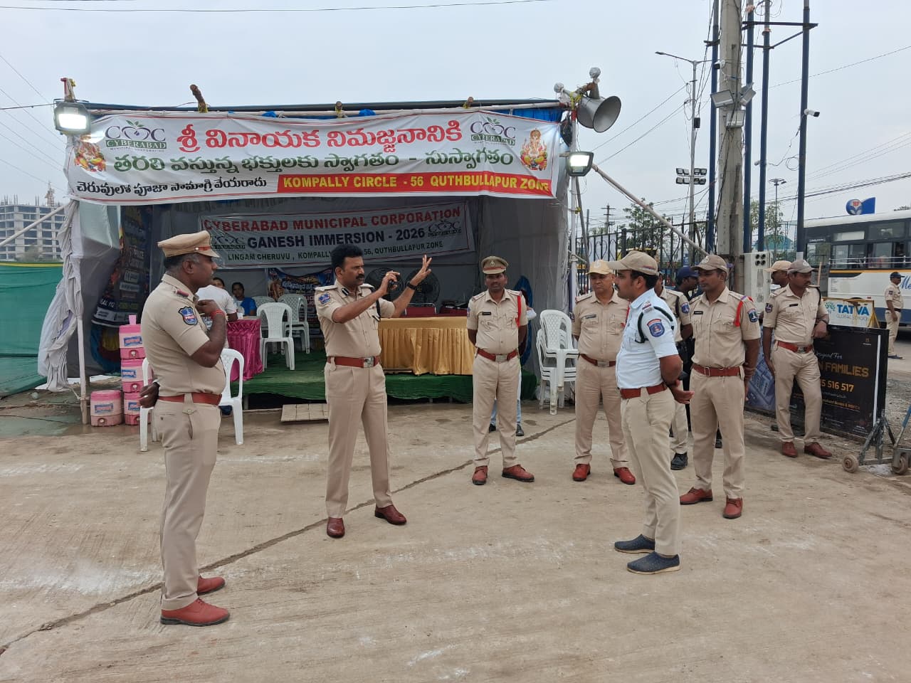 లింగం చెరువు వద్ద బందోబస్తు ఏర్పాట్ల పరిశీలన అధికారులకు సూచనలు చేసిన కుత్బుల్లాపూర్ డీసీపీ ఎన్. కోటిరెడ్డి