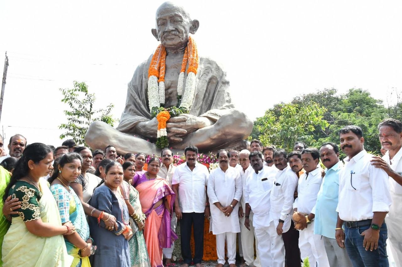 మహాత్మా గాంధీ ఆశయాలను పాటించడమే నిజమైన నివాళి: ఎమ్మెల్యే తలసాని శ్రీనివాస్ యాదవ్