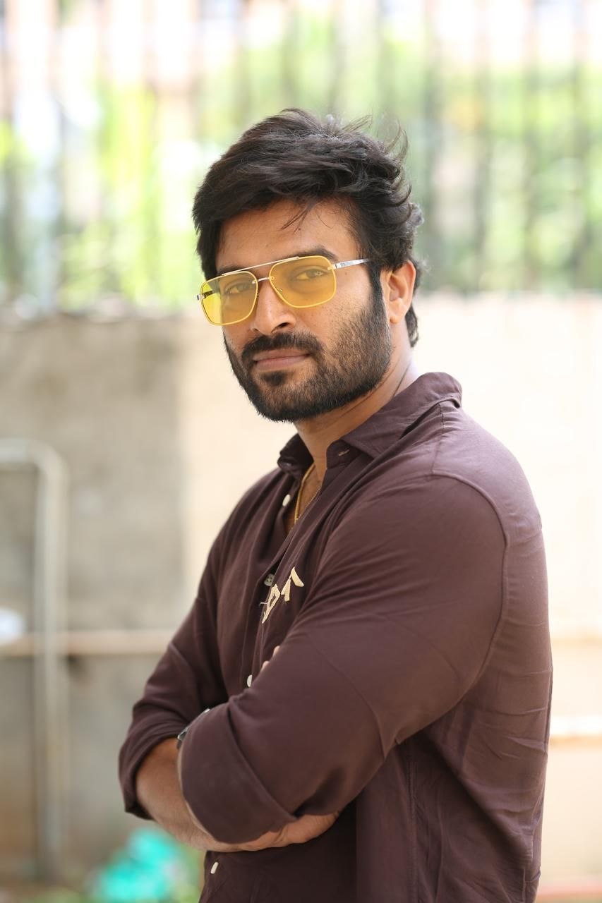 'తత్వం' క్లైమాక్స్ను ఎవరూ గెస్ చేయలేరు: హీరో దినేష్ తేజ
