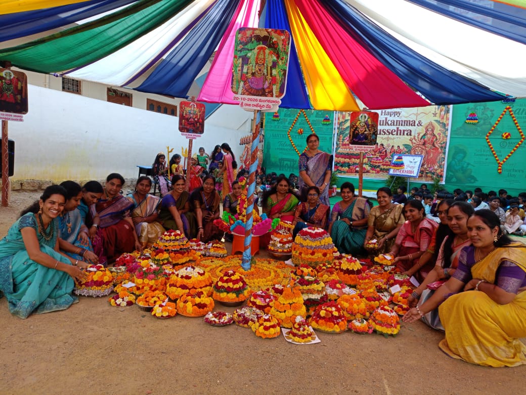 శాంతినికేతన్ లో బతుకమ్మ సంబరాలు