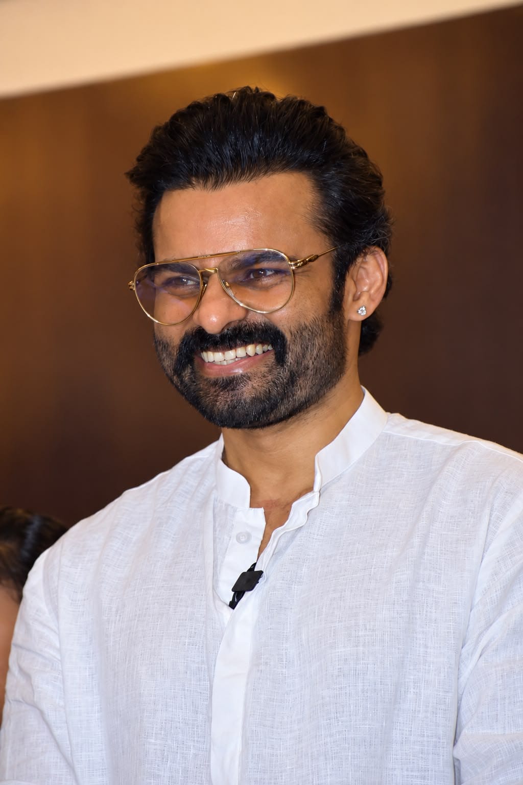అభిమానుల సమక్షంలో సాయి తేజ్ పుట్టినరోజు వేడుకలు — రోడ్డు భద్రత, మహిళల గౌరవం, భవిష్యత్తుపై సుప్రీమ్ హీరో హితవు
