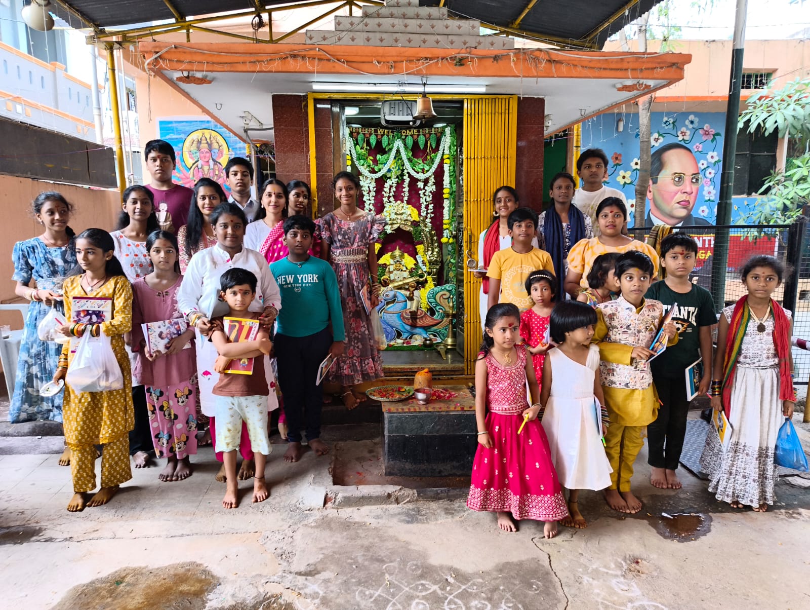 రేణుక ఎల్లమ్మ ఆలయంలో సరస్వతి పూజ