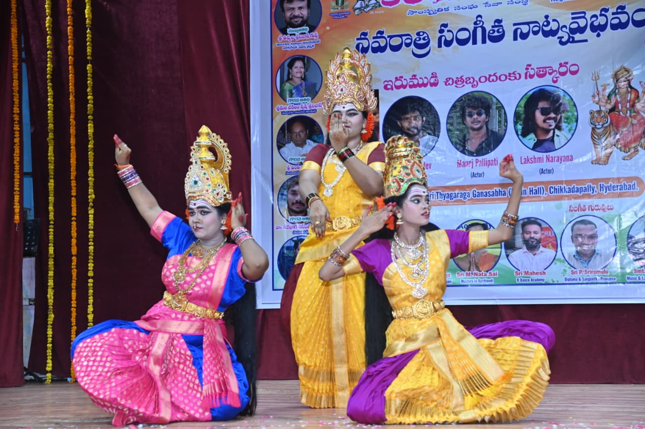 విభిన్న రంగాల ప్రముఖులకు విజయ ప్రతిభా పురస్కారాలు ప్రదానం