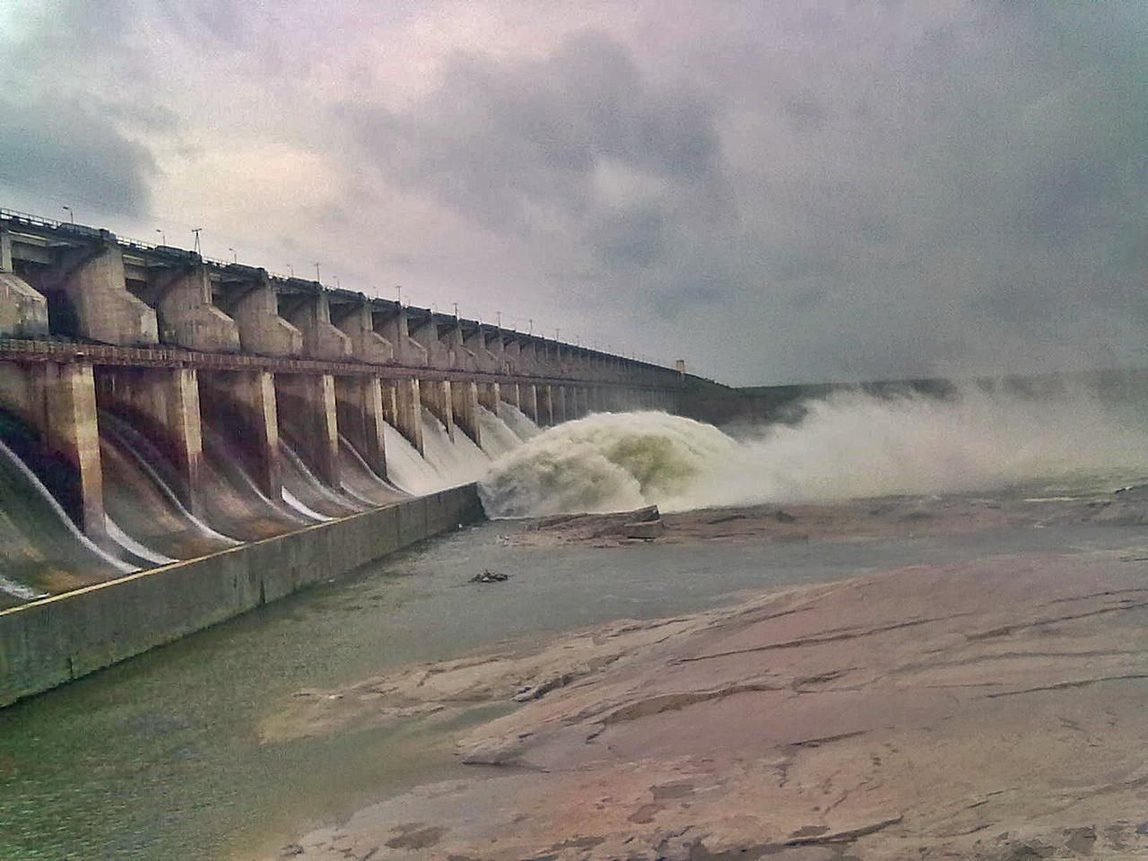 శ్రీరాం సాగర్ ప్రాజెక్ట్ నీరు నిలిపివేత.. తాగునీటికే కేటాయింపు!
