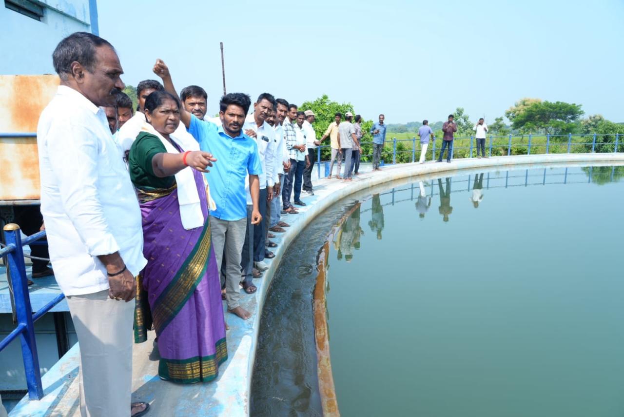 ఎల్నినో ప్రభావంతో నీటి ఎద్దడి రాకుండా ముందస్తు చర్యలు ప్రతి నీటి చుక్కను ఒడిసిపట్టాలి.. తాగునీటికి తొలి ప్రాధాన్యం: మంత్రి సీతక్క