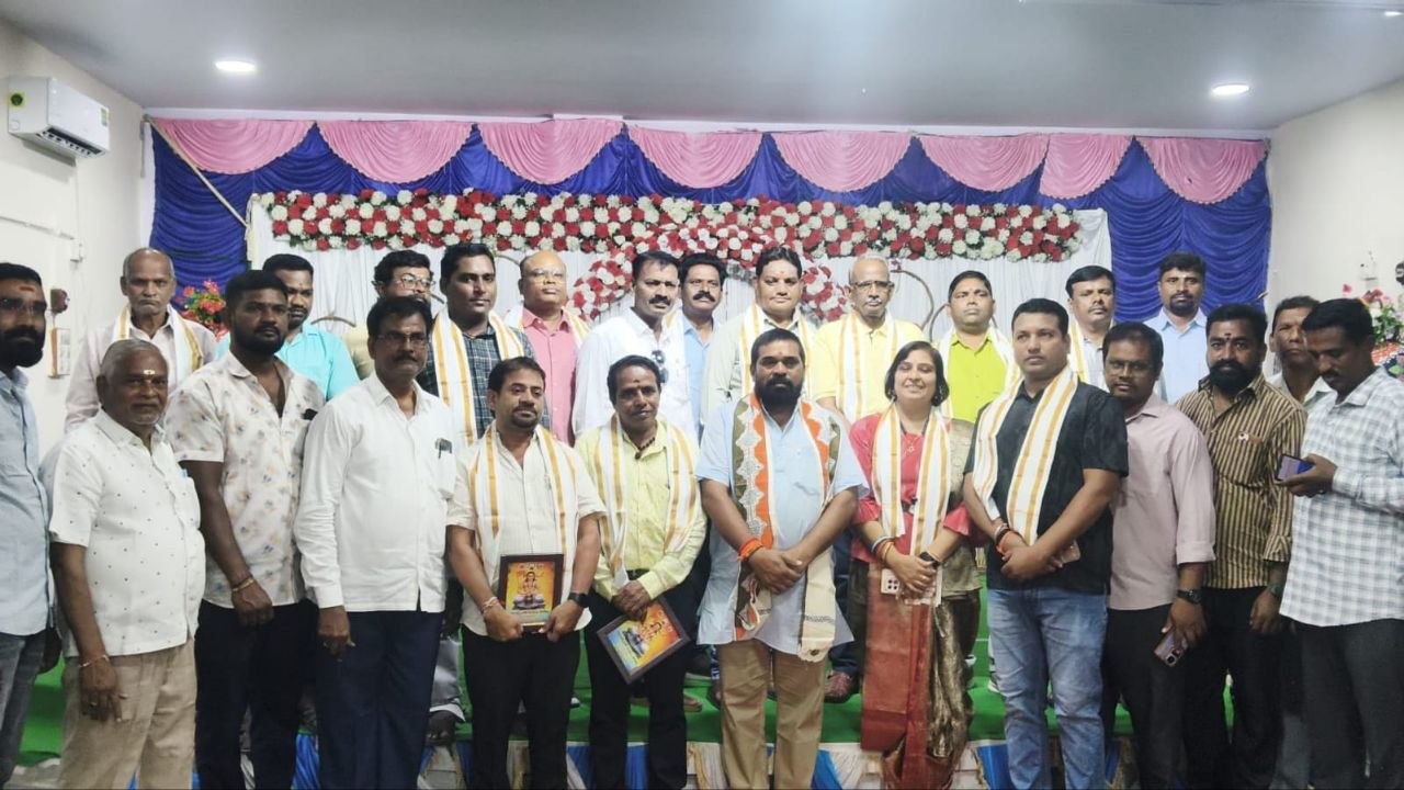 Padmasali media friends felicitated grandly in Sircilla