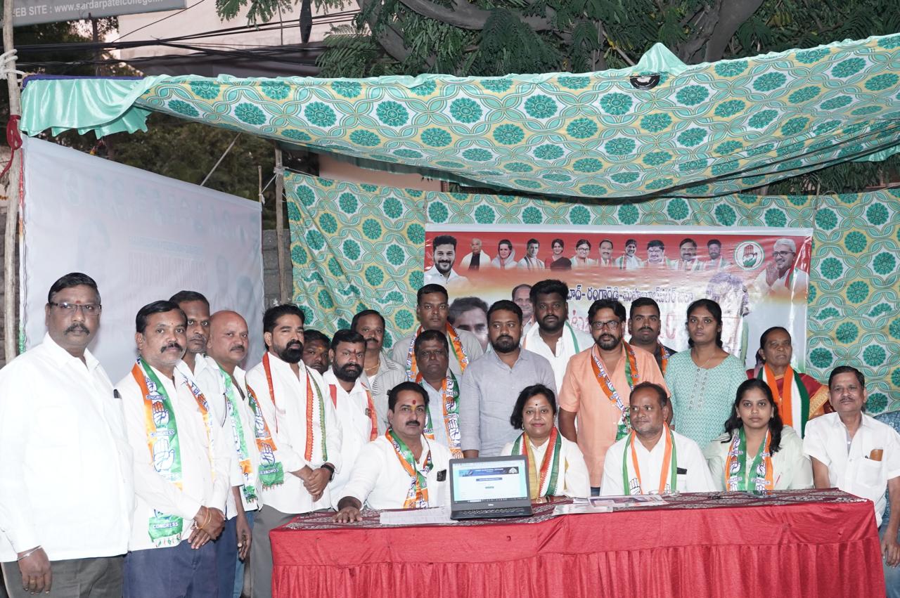సనత్ నగర్ నియోజకవర్గం పద్మారావు నగర్ డివిజన్ లో పట్టభద్రుల ఎం ఎల్ సి ఓటర్ నమోదు కార్యక్రమం